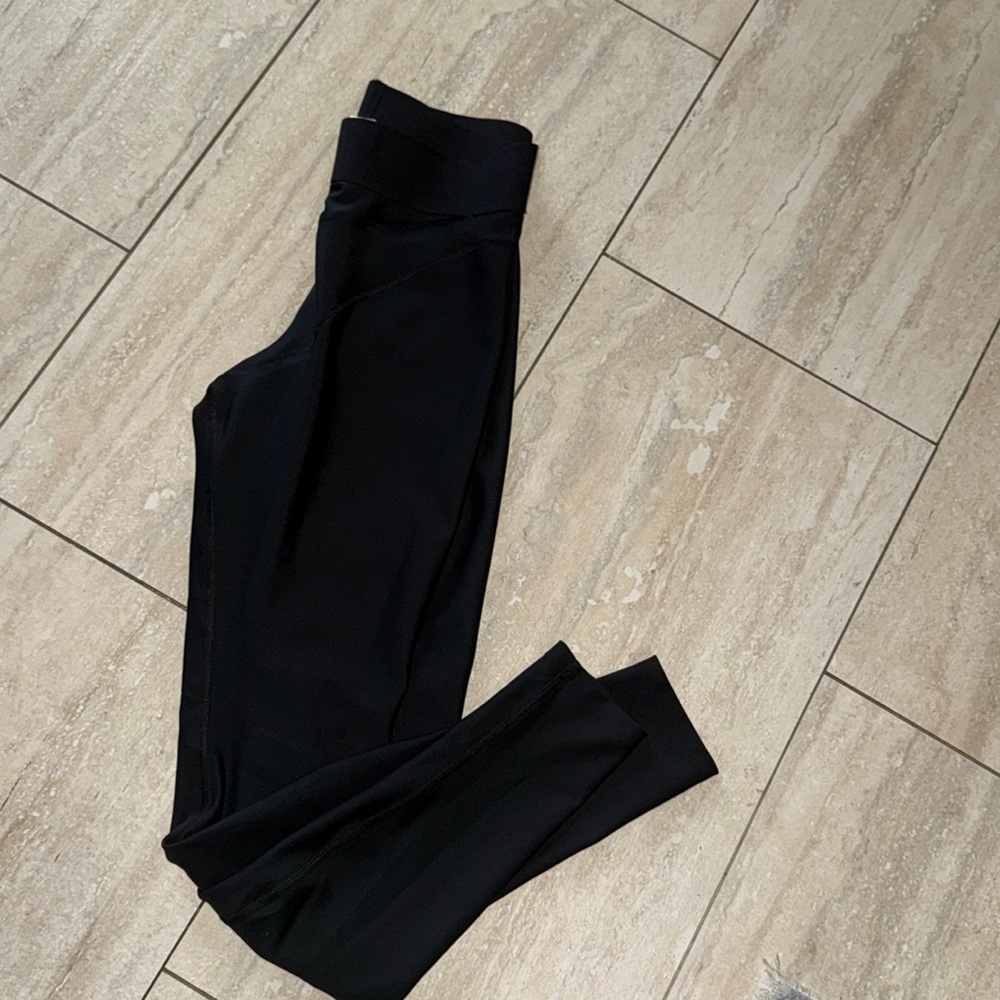 Alo cut out leggings